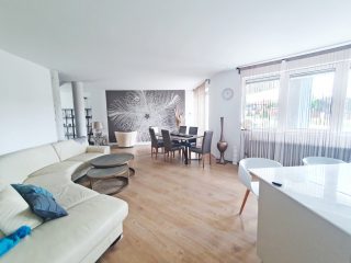 Eladó 400 m²-escsaládi ház Pécel, Pécel: 368'000'000 Ft