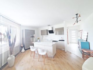 Eladó 400 m²-escsaládi ház Pécel, Pécel: 368'000'000 Ft