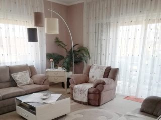 Eladó 210 m²-escsaládi ház Pécel, Városközpont közeli utca: 139'000'000 Ft