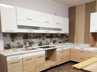 Eladó 210 m²-escsaládi ház Pécel, Városközpont közeli utca: 139'000'000 Ft