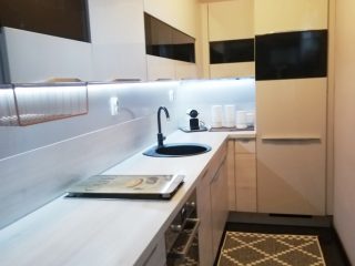 Eladó 210 m²-escsaládi ház Pécel, Városközpont közeli utca: 139'000'000 Ft