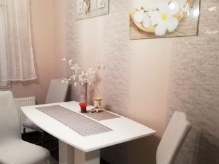 Eladó 210 m²-escsaládi ház Pécel, Városközpont közeli utca: 139'000'000 Ft