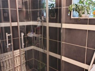 Eladó 210 m²-escsaládi ház Pécel, Városközpont közeli utca: 139'000'000 Ft