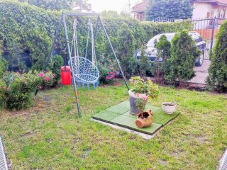 Eladó 210 m²-escsaládi ház Pécel, Városközpont közeli utca: 139'000'000 Ft