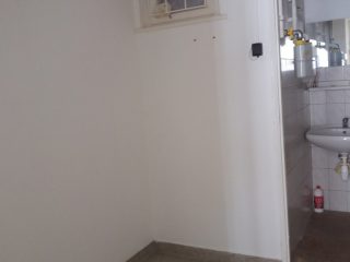 Kiadó 21 m²-esüzlethelyiség utcai bejárattal Pécs, Alkotmány utca: 70'000 Ft