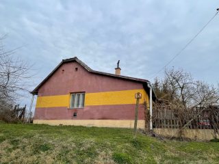 Eladó 70 m²-escsaládi ház Perkáta, Arany János utca: 17'900'000 Ft