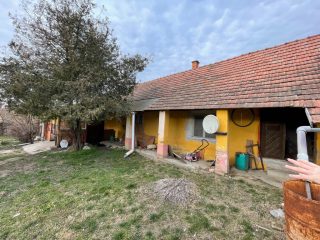 Eladó 70 m²-escsaládi ház Perkáta, Arany János utca: 17'900'000 Ft