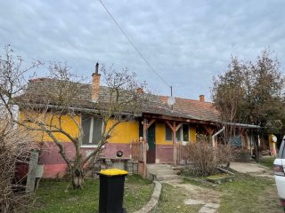 Eladó 70 m²-escsaládi ház Perkáta, Arany János utca: 17'900'000 Ft