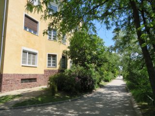 Eladó 85 m²-estársasházi lakás Pétfürdő, Hősök tere: 23'900'000 Ft