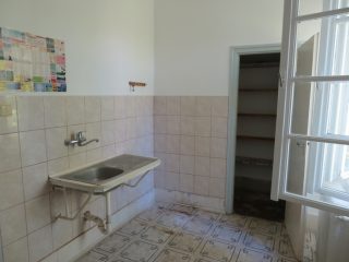Eladó 85 m²-estársasházi lakás Pétfürdő, Hősök tere: 23'900'000 Ft