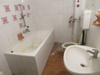 Eladó 85 m²-estársasházi lakás Pétfürdő, Hősök tere: 23'900'000 Ft