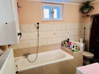 Eladó 100 m²-escsaládi ház Pilis, Petőfi Sándor utca: 69'000'000 Ft