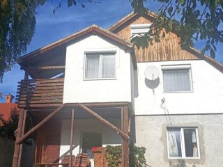 Eladó 220 m²-escsaládi ház Pilisborosjenő, Iskola utca: 159'900'000 Ft