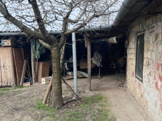 Eladó 110 m²-escsaládi ház Pincehely, Központ közeli utca: 35'000'000 Ft