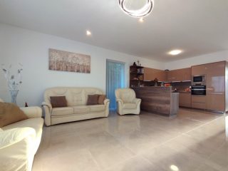 Eladó 208 m²-escsaládi ház Pomáz, Orlovácz utca: 183'500'000 Ft