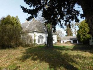 Eladó 359 m²-escsaládi ház Pusztakovácsi, Központ: 56'000'000 Ft