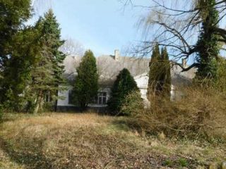 Eladó 359 m²-escsaládi ház Pusztakovácsi, Központ: 56'000'000 Ft