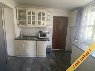 Eladó 75 m²-escsaládi ház Pusztaszabolcs, Arany János utca: 56'000'000 Ft