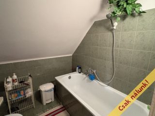 Eladó 81 m²-escsaládi ház Pusztaszabolcs, Híres Ember utca: 64'900'000 Ft