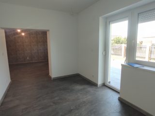 Eladó 120 m²-escsaládi ház Pusztaszabolcs, Magyar utca: 86'900'000 Ft