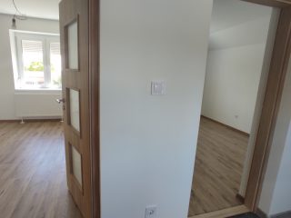 Eladó 120 m²-escsaládi ház Pusztaszabolcs, Magyar utca: 86'900'000 Ft