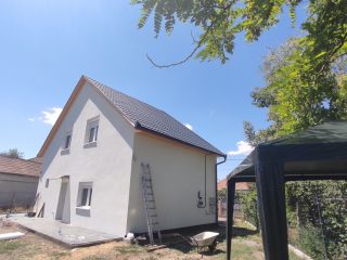 Eladó 120 m²-escsaládi ház Pusztaszabolcs, Magyar utca: 86'900'000 Ft