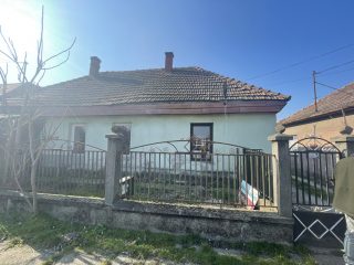 Eladó 4141 m²-estelek Ráckeresztúr (Ráckeresztúr) , Központi utca: 48'000'000 Ft