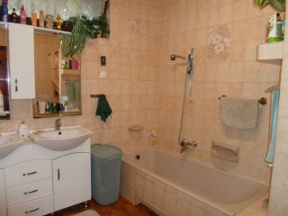 Eladó 240 m²-escsaládi ház Ráckeve, Duna közeli utca: 110'000'000 Ft