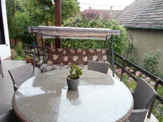 Eladó 240 m²-escsaládi ház Ráckeve, Duna közeli utca: 110'000'000 Ft