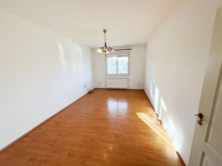 Kiadó 122 m²-esikerház Ráckeve, Híd közeli utca: 250'000 Ft