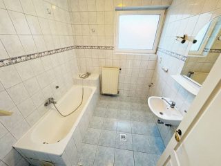 Kiadó 122 m²-esikerház Ráckeve, Híd közeli utca: 250'000 Ft