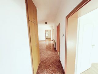 Kiadó 122 m²-esikerház Ráckeve, Híd közeli utca: 250'000 Ft