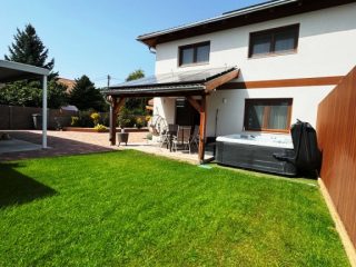 Eladó 98 m²-esikerház Rád, Berzsenyi Dániel utca: 128'000'000 Ft