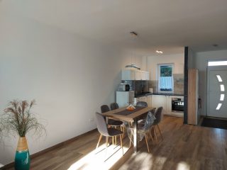 Eladó 134 m²-essorház Simontornya, Frekventált utca: 48'900'000 Ft