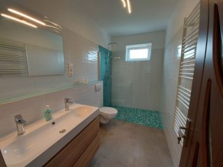 Eladó 134 m²-essorház Simontornya, Frekventált utca: 48'900'000 Ft