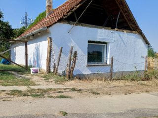 Eladó 48 m²-escsaládi ház Simontornya, Templom közelében: 4'000'000 Ft