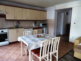 Eladó 100 m²-estársasházi lakás Siófok, Belváros: 80'000'000 Ft