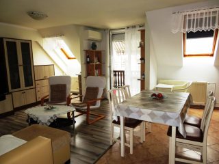 Eladó 100 m²-estársasházi lakás Siófok, Belváros: 80'000'000 Ft