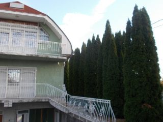 Eladó 168 m²-escsaládi ház Siófok, Szabadifürdő: 150'000'000 Ft