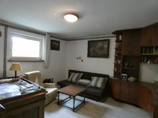 Eladó 361 m²-escsaládi ház Solymár, Hutweide: 197'000'000 Ft