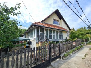 Eladó 152 m²-escsaládi ház Sóskút, Mártírok útja: 79'900'000 Ft