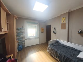 Eladó 88 m²-escsaládi ház Sülysáp, Árpád utca környéke: 64'900'000 Ft