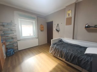 Eladó 88 m²-escsaládi ház Sülysáp, Árpád utca környéke: 64'900'000 Ft