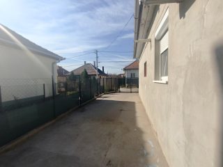 Eladó 88 m²-escsaládi ház Sülysáp, Árpád utca környéke: 64'900'000 Ft