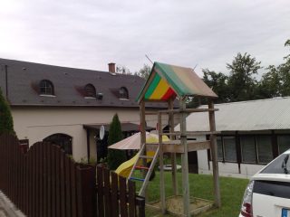 Eladó 265 m²-escsaládi ház Sülysáp, Lövölde utca: 124'900'000 Ft