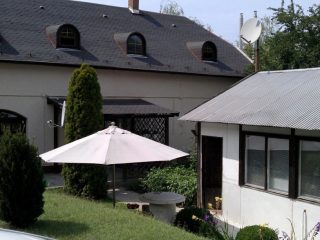 Eladó 265 m²-escsaládi ház Sülysáp, Lövölde utca: 124'900'000 Ft