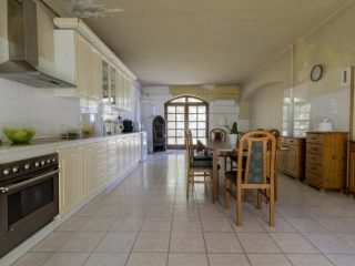 Eladó 265 m²-escsaládi ház Sülysáp, Lövölde utca: 124'900'000 Ft
