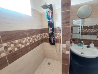 Eladó 173 m²-escsaládi ház Sülysáp, Vak Bottyán utca: 82'000'000 Ft