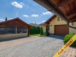 Eladó 222 m²-escsaládi ház Szada, Aranyhegy utca: 194'900'000 Ft