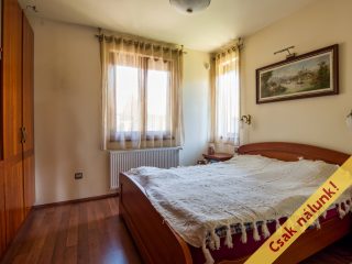 Eladó 222 m²-escsaládi ház Szada, Aranyhegy utca: 194'900'000 Ft